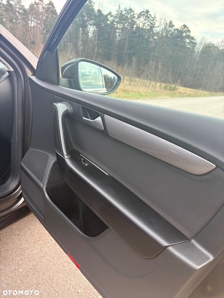 Volkswagen Passat 2.0 Blue TDI SCR Trendline - 25