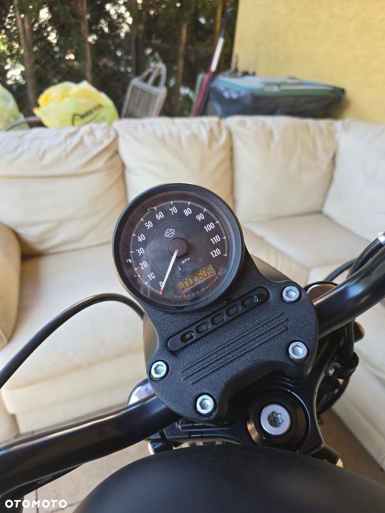 Harley-Davidson Sportster Iron 883 - 32