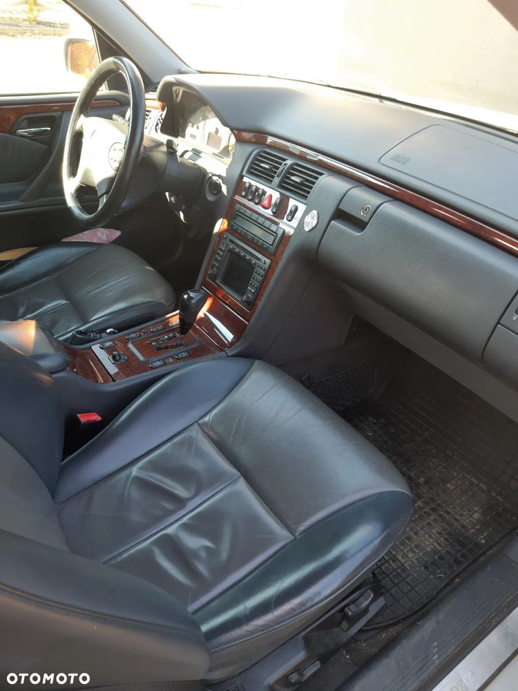 Mercedes-Benz Klasa E - 4