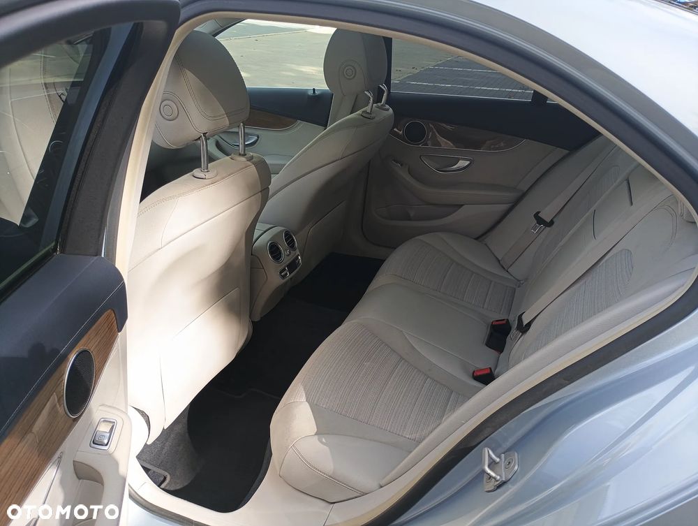 Mercedes-Benz Klasa C 250 7G-TRONIC - 12