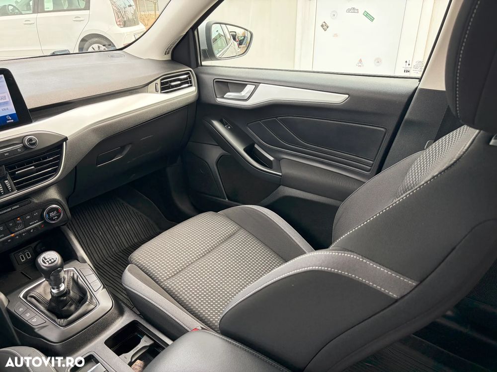 Ford Focus 1.0 EcoBoost Titanium Business - 23