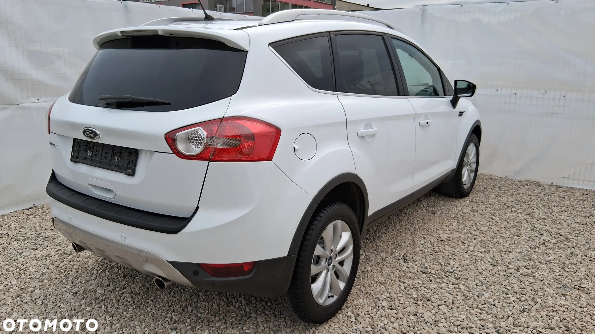 Ford Kuga 2.0 TDCi 4WD Titanium - 4