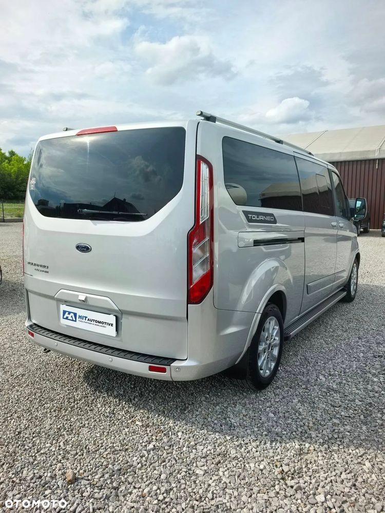 Ford Tourneo Custom - 17