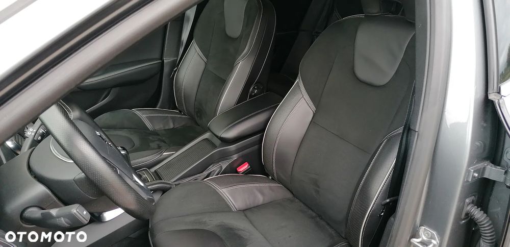 Volvo V40 T3 Drive-E R-Design Momentum - 16
