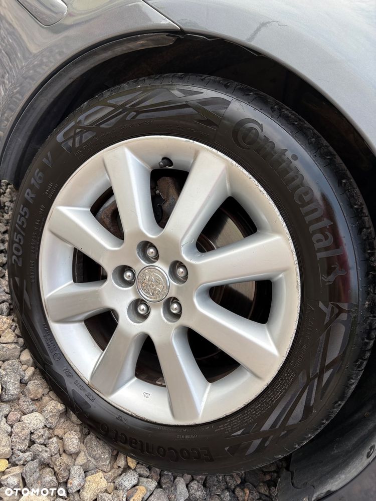 Toyota Avensis 2.0 VVT-i Executive - 5
