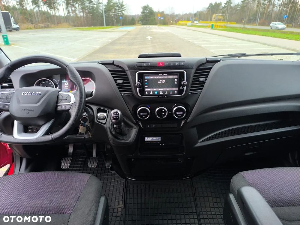 Iveco Daily 70C18 Sypialnia 2 Łóżka , WINDA 1.000kg, 15 Palet, Firana + Drzwi z Tyłu! - 30