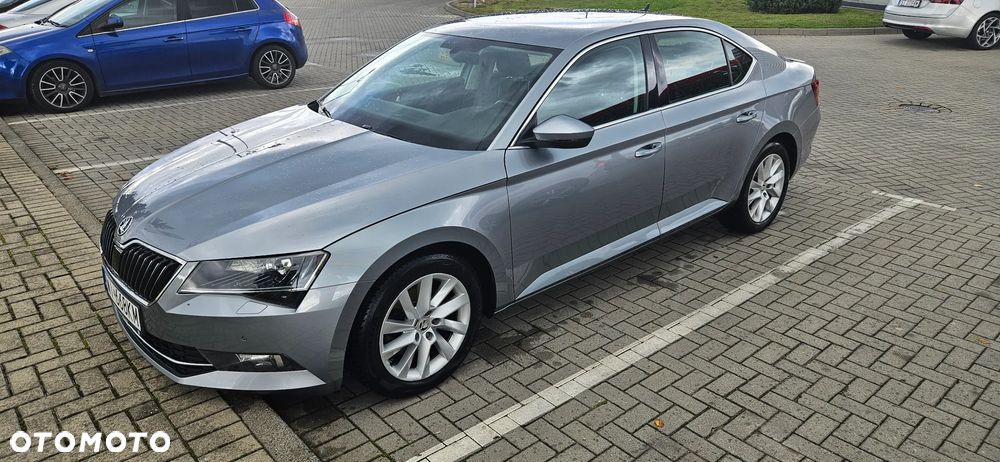 Skoda Superb 2.0 TDI SCR Ambition DSG - 6