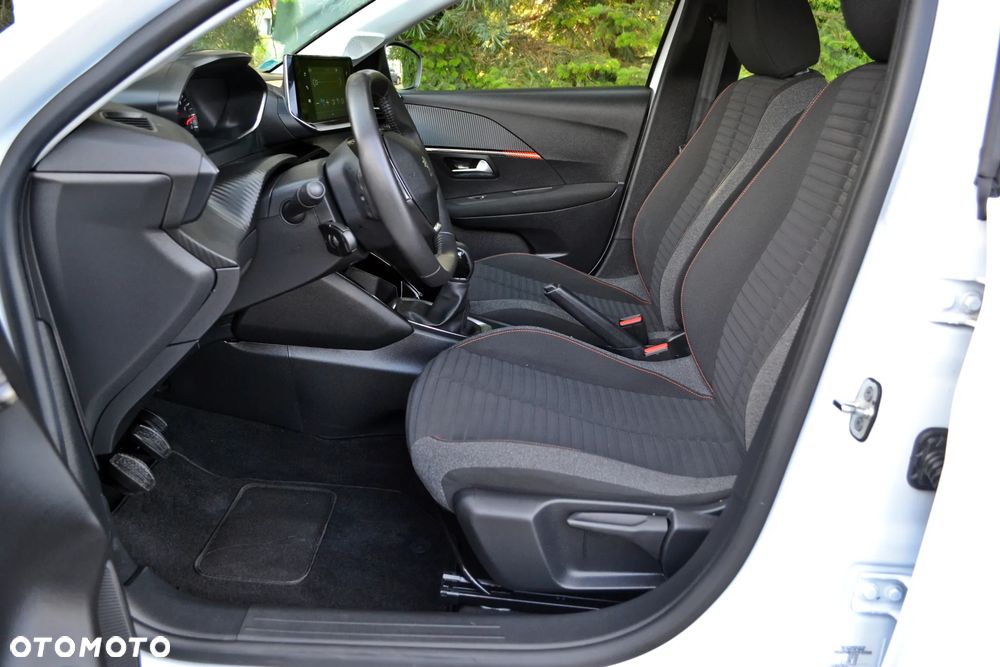 Peugeot 208 - 19