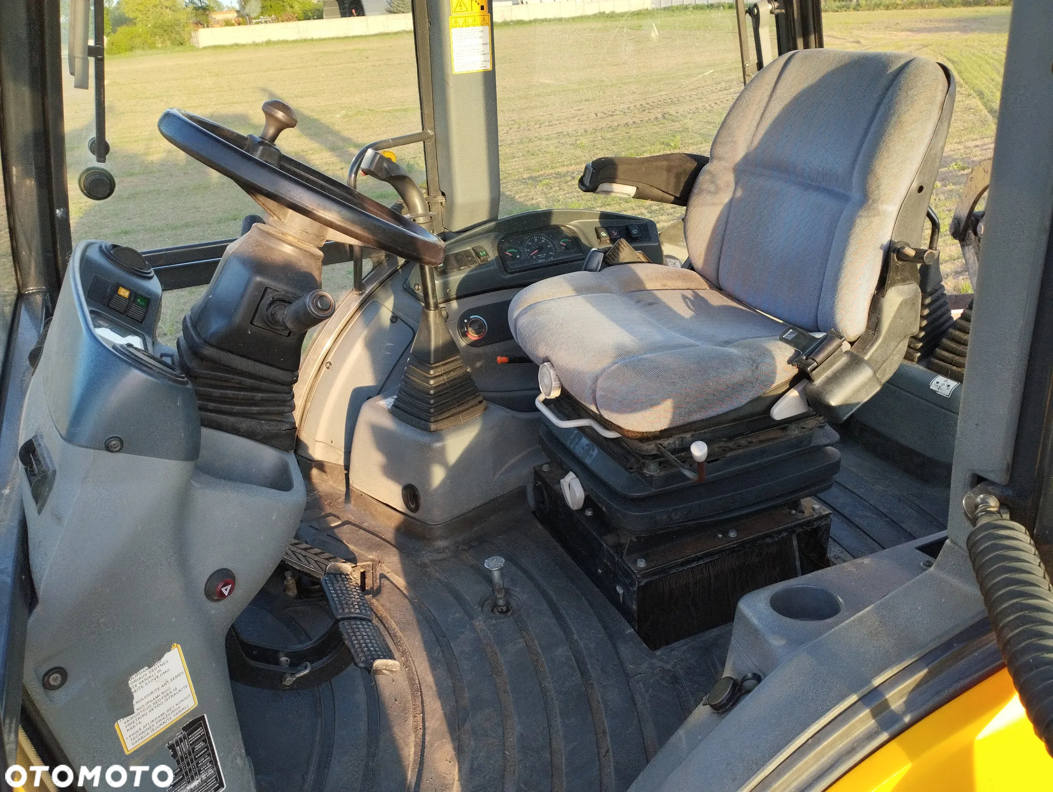 New Holland LB110B - 5