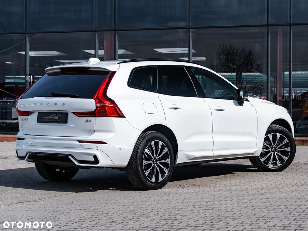 Volvo XC 60 B4 B Plus Dark - 12