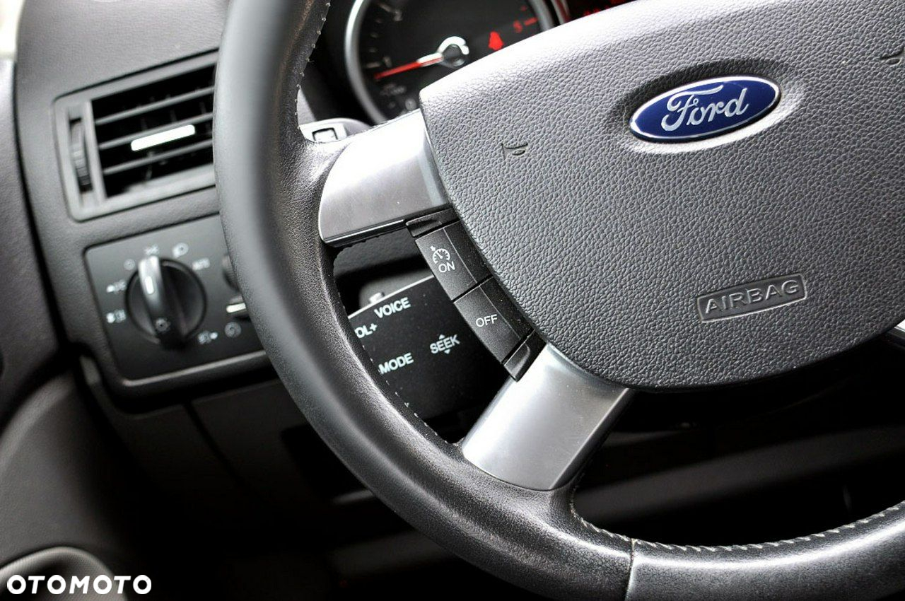 Ford Kuga 2.0 TDCi 2x4 Champions Edition - 10
