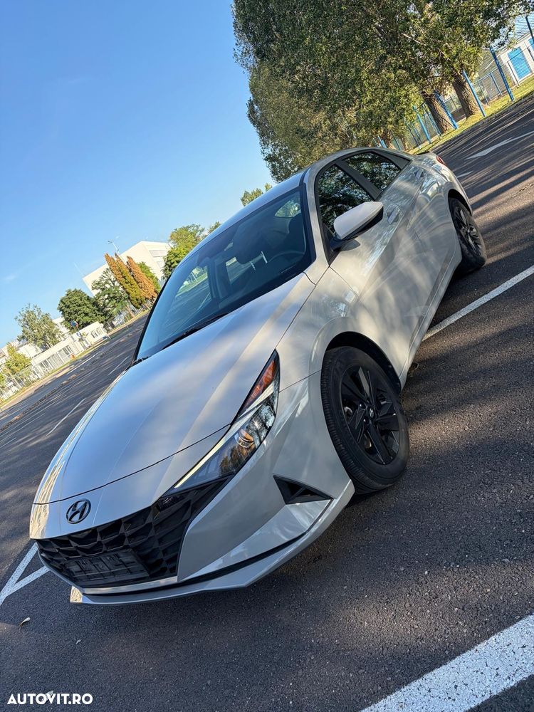 Hyundai Elantra - 3