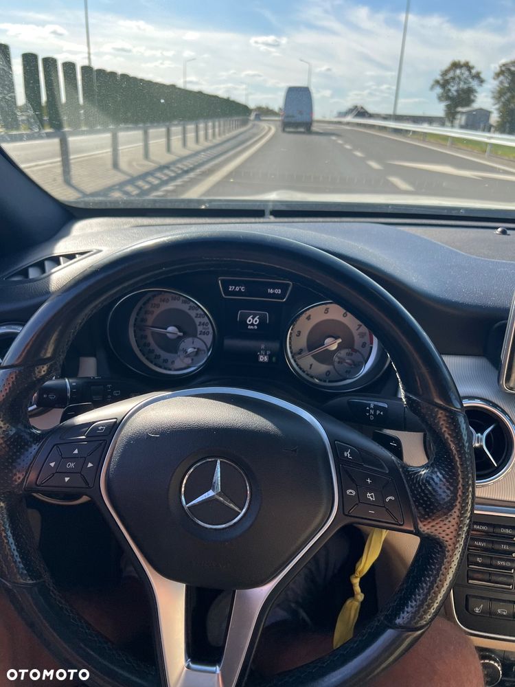 Mercedes-Benz GLA 250 4-Matic - 5