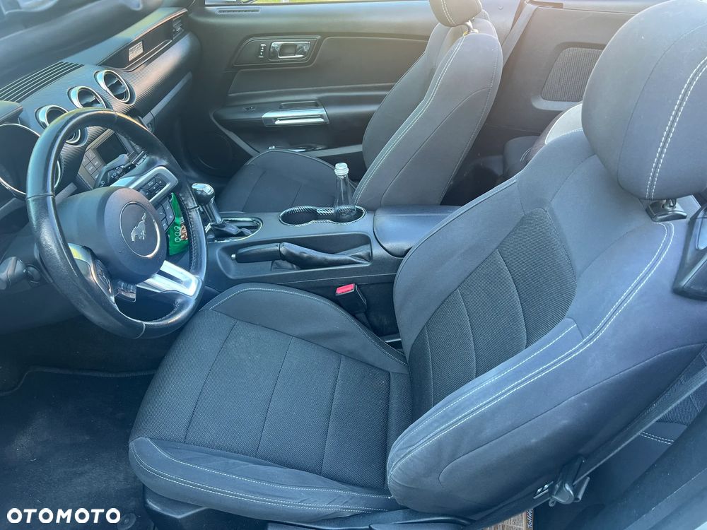 Ford Mustang 3.7 V6 - 6