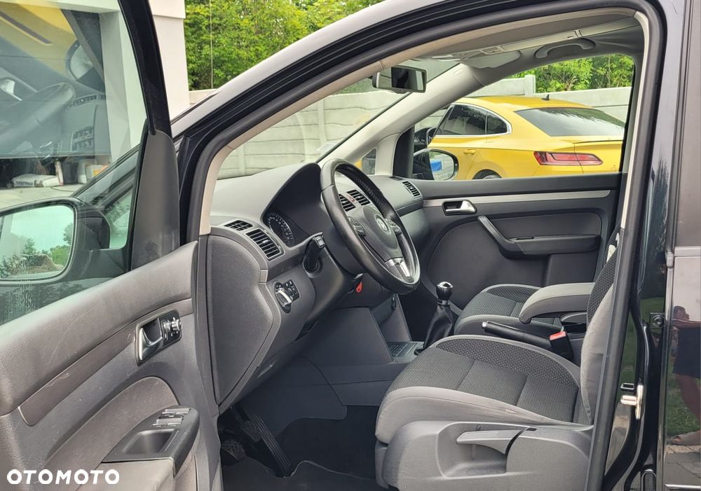 Volkswagen Touran 1.6 TDI DPF BlueMotion Technology Cup - 12
