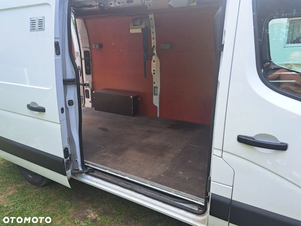 Nissan NV400 - 12