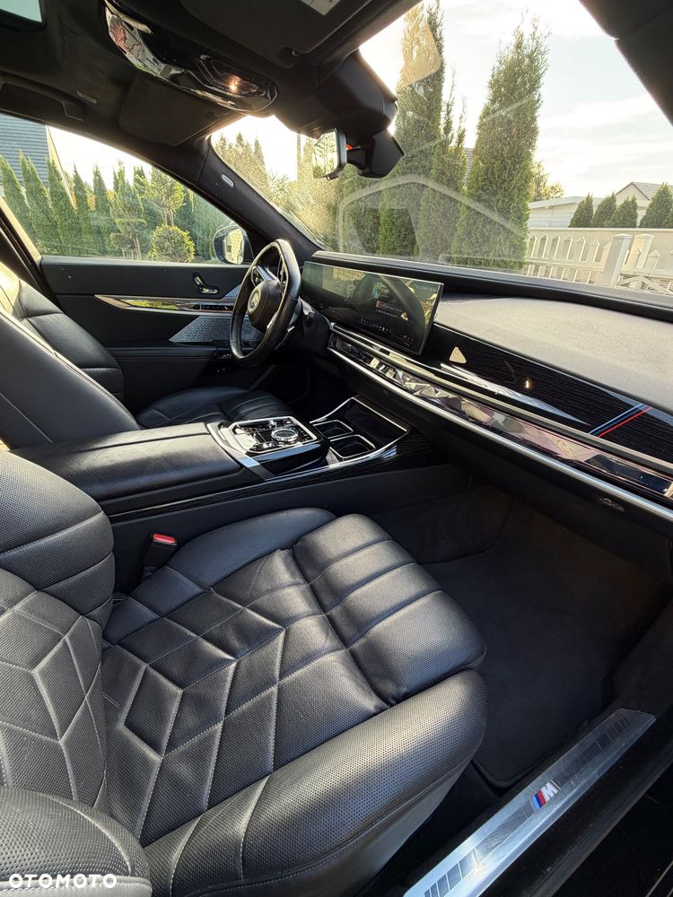 BMW Seria 7 - 11