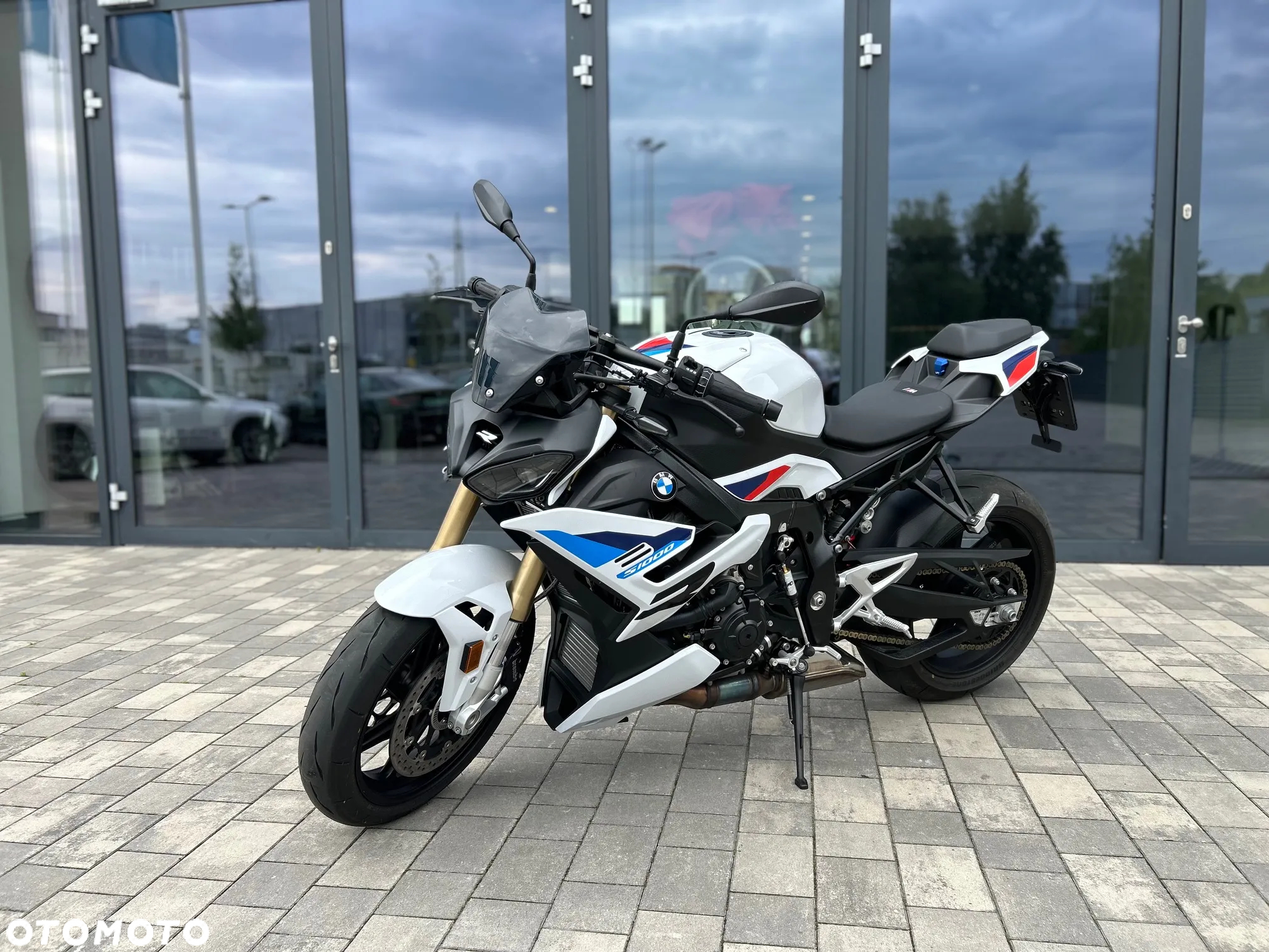 BMW S - 4