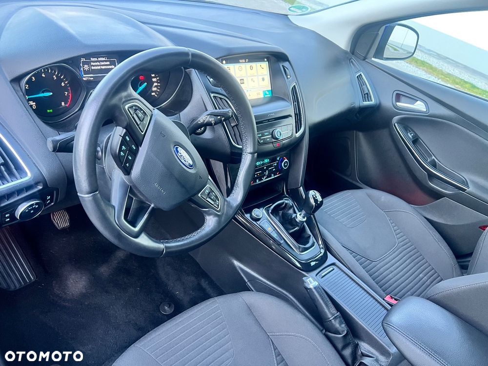 Ford Focus SW 1.5 EcoBoost S&S Titanium - 17