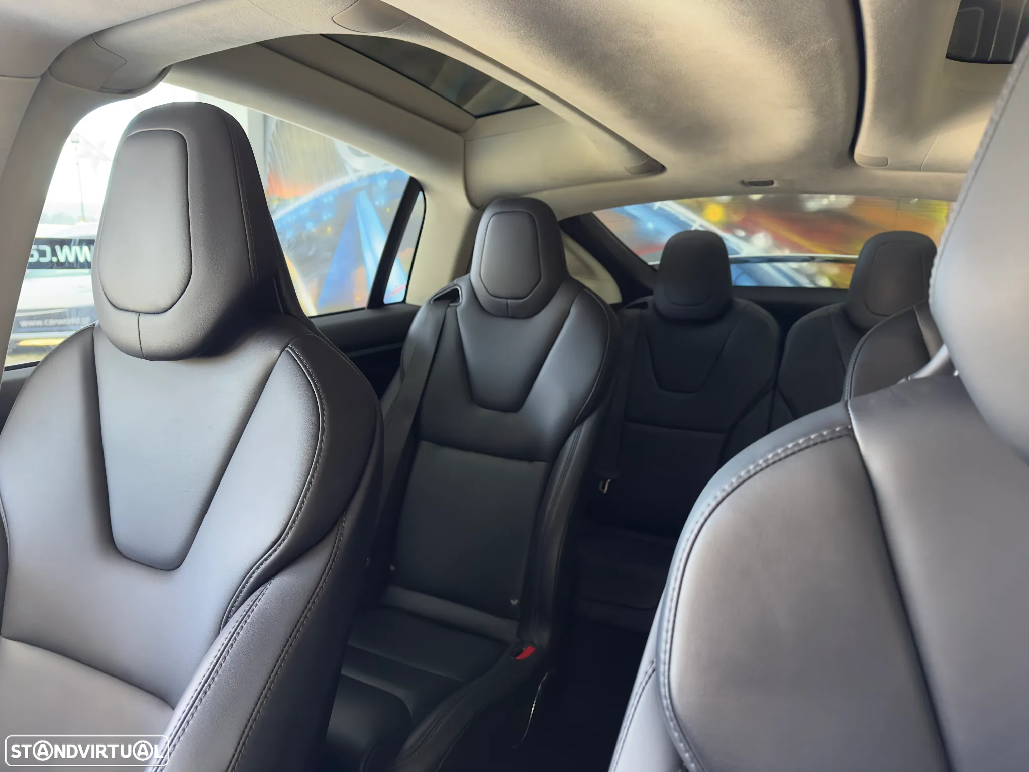 Tesla Model X - 5