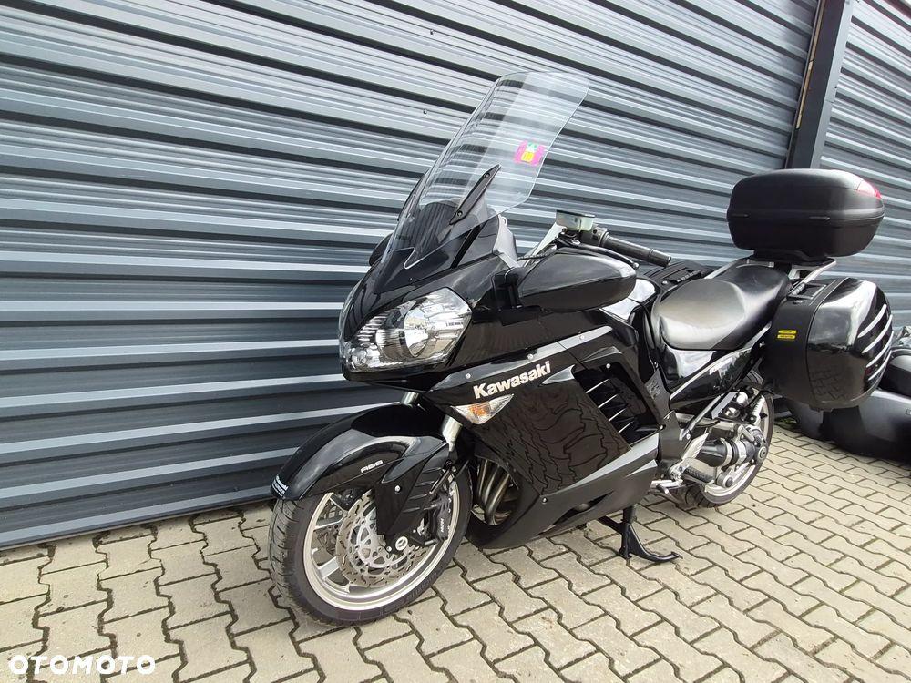 Kawasaki GTR - 3