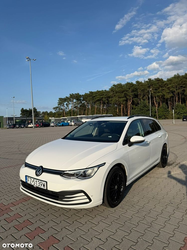 Volkswagen Golf - 1