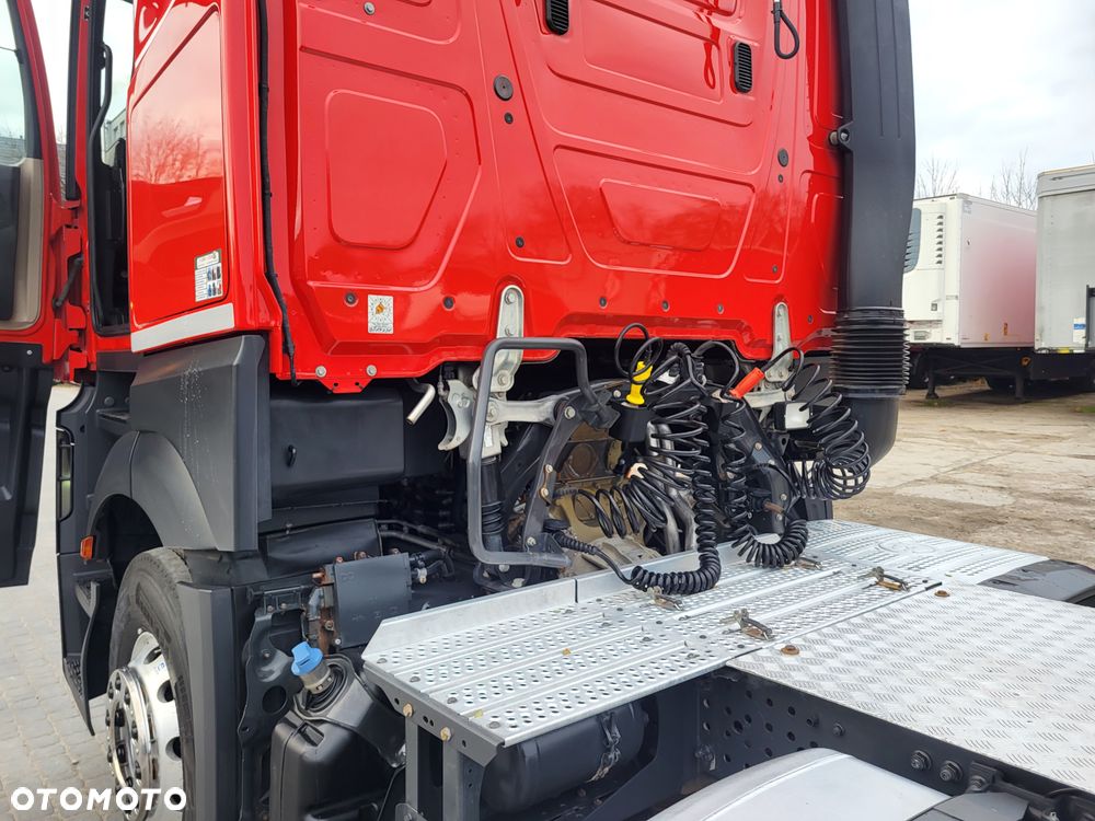 Mercedes-Benz 1851 - 29