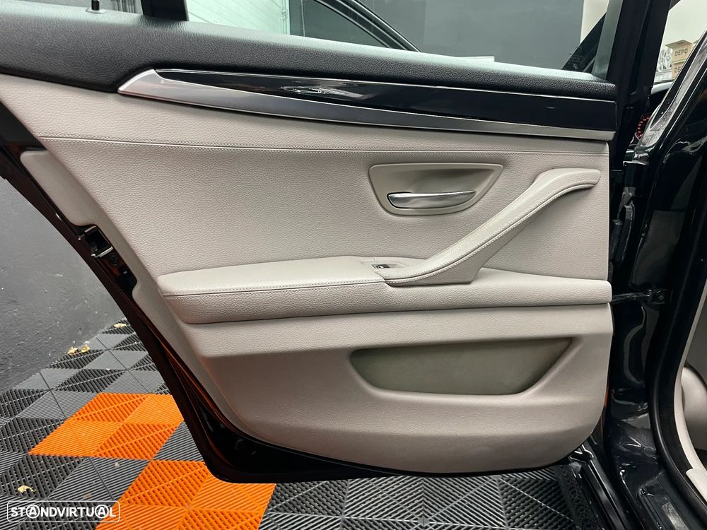 BMW 520 d Touring Luxury Line - 16