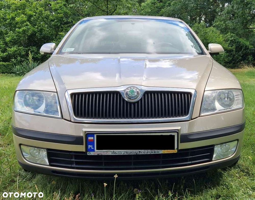 Skoda Octavia 1.6 Ambiente - 10