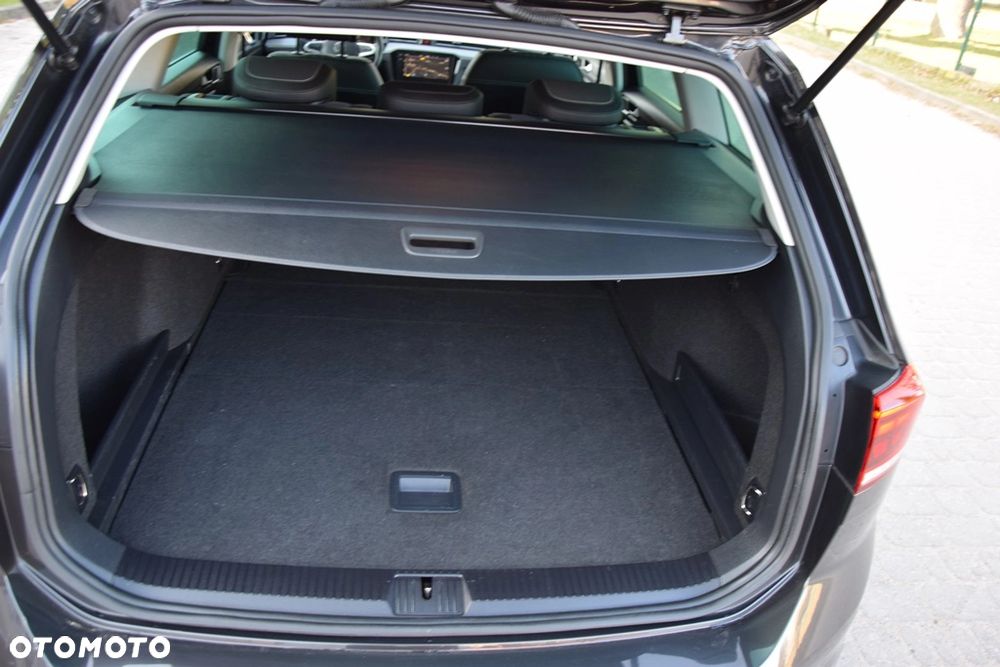Volkswagen Passat Alltrack 2.0 TDI SCR DSG 4Motion - 25