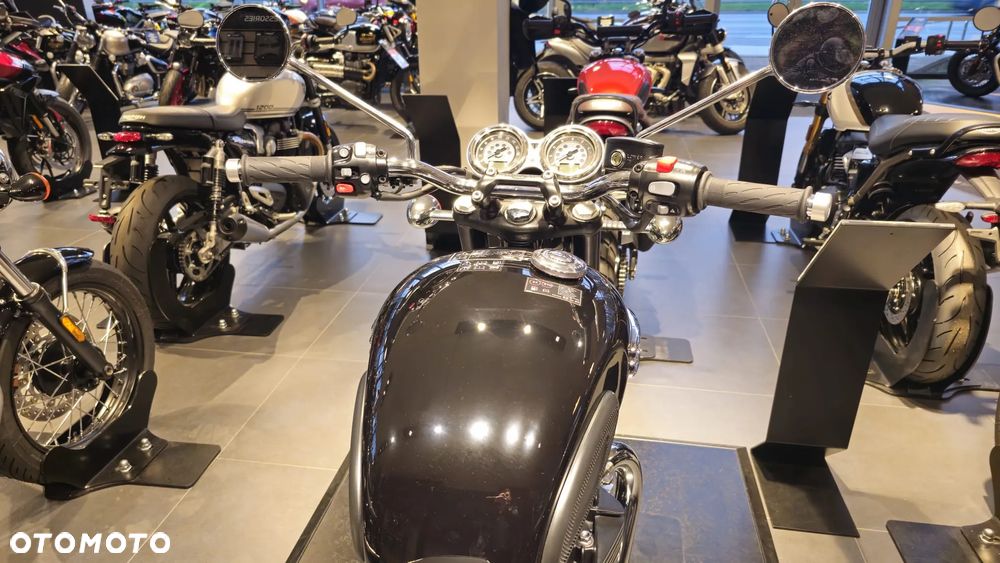 Triumph Bonneville - 6