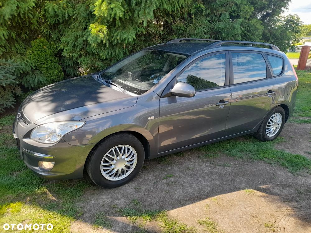 Hyundai i30 1.6 Classic + - 11