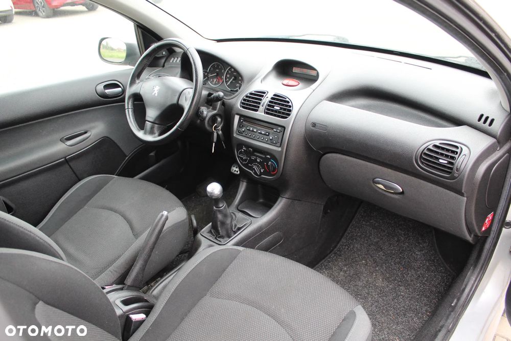 Peugeot 206 75 JBL - 13