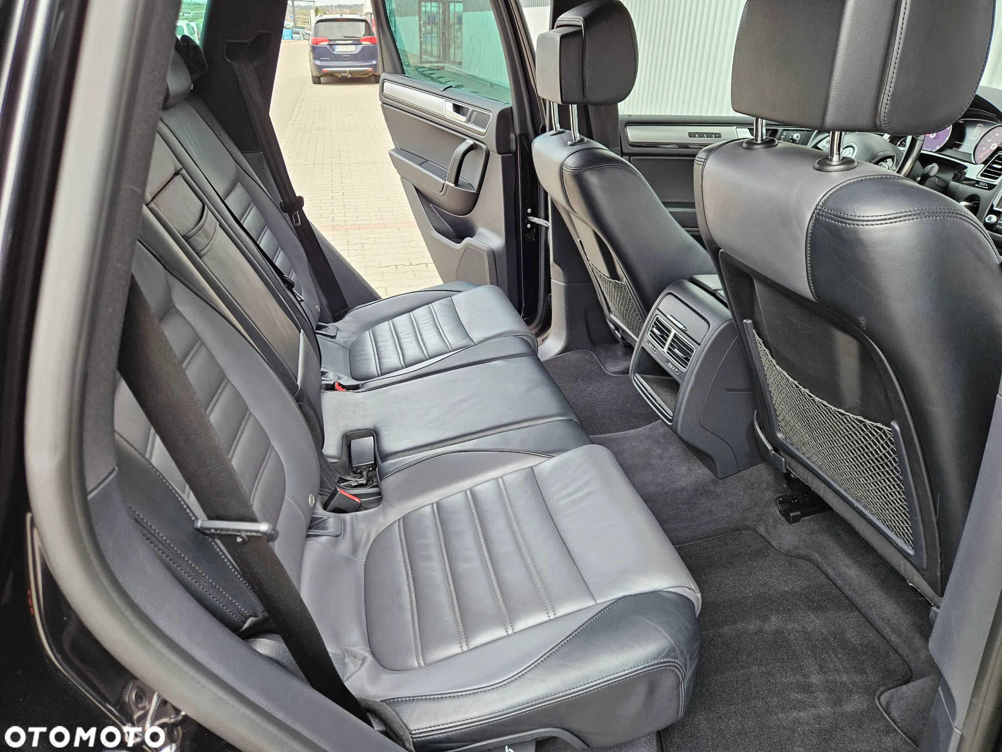Volkswagen Touareg 3.0 V6 TDI BMT Perfectline R-Style - 11