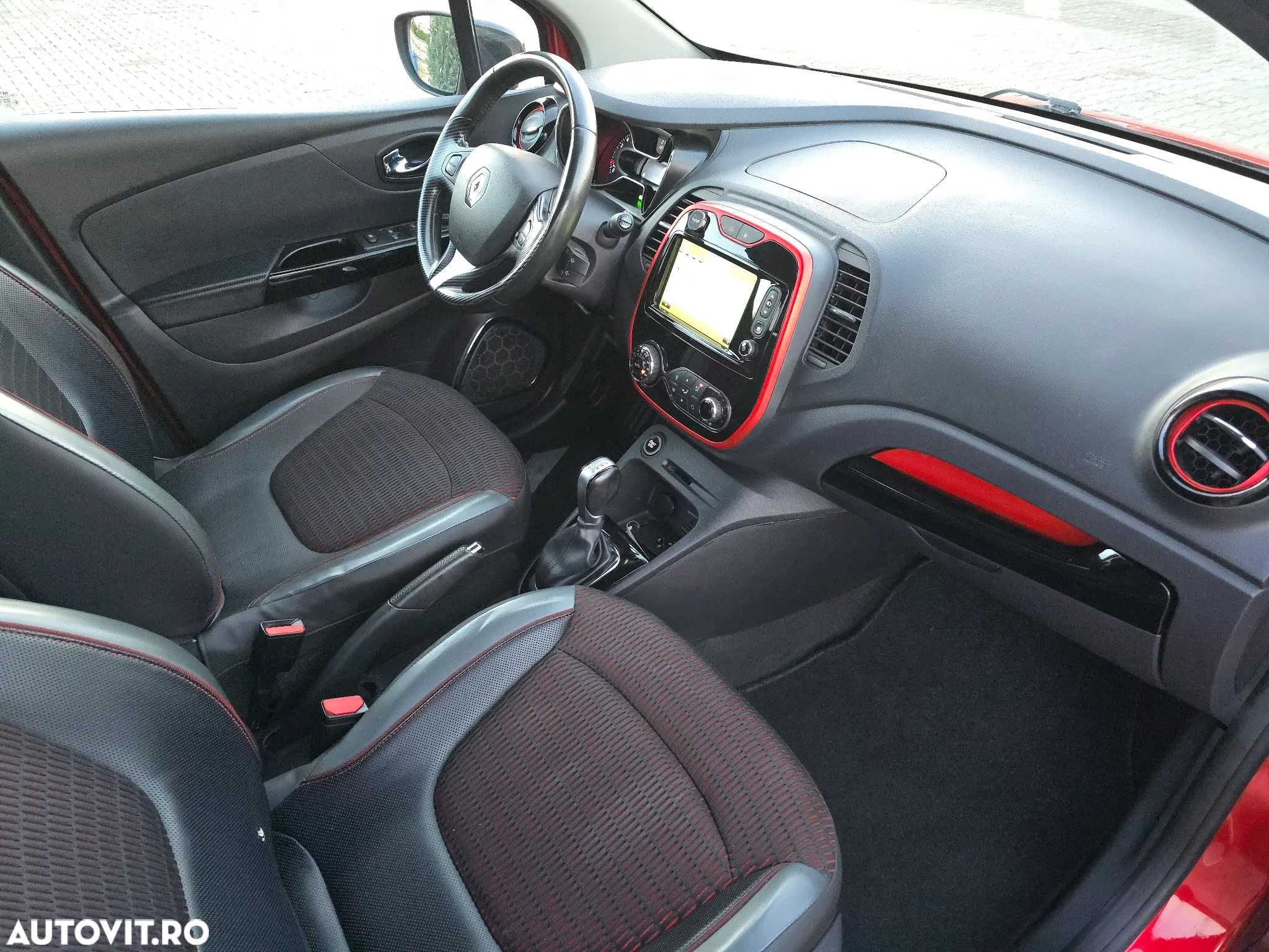 Renault Captur TCe 120 EDC Helly Hansen - 8