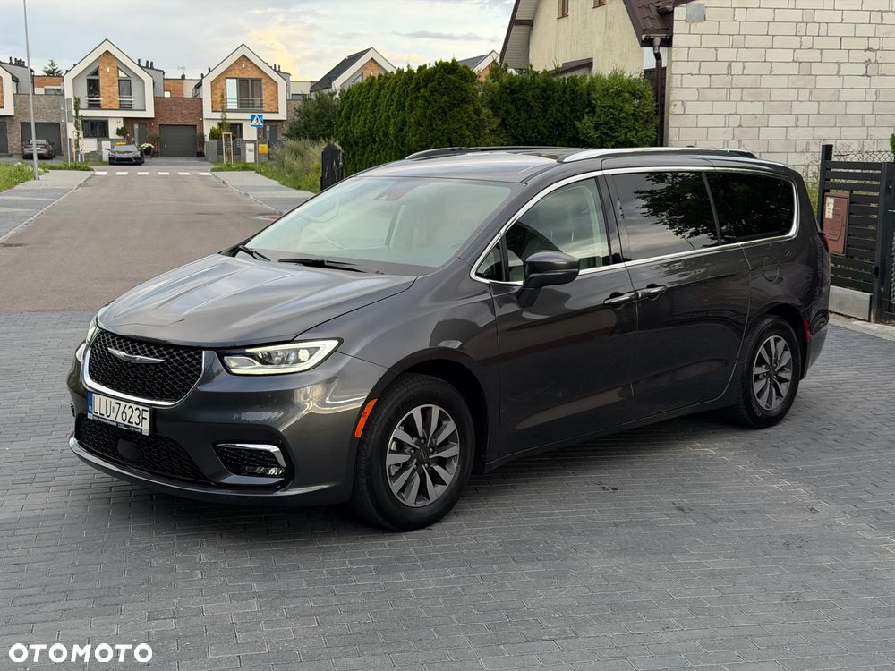 Chrysler Pacifica - 3