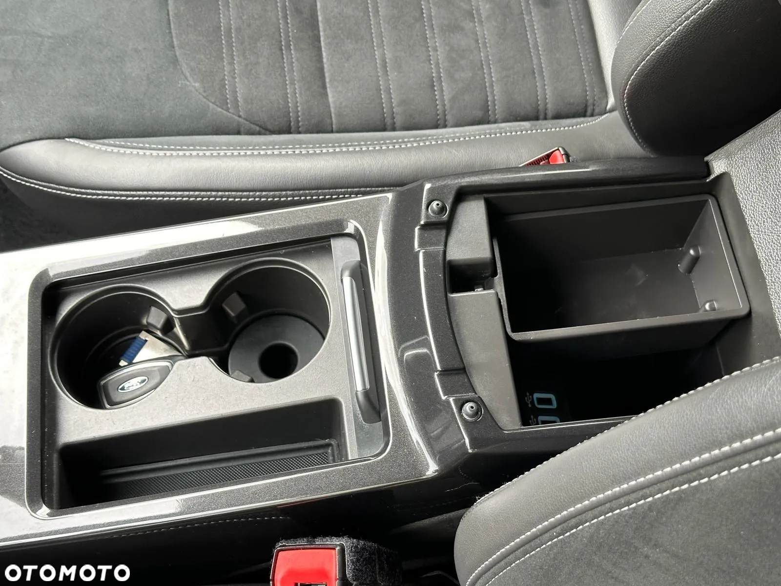 Ford Kuga 1.5 EcoBoost FWD ST-Line Black ASS MMT6 - 31