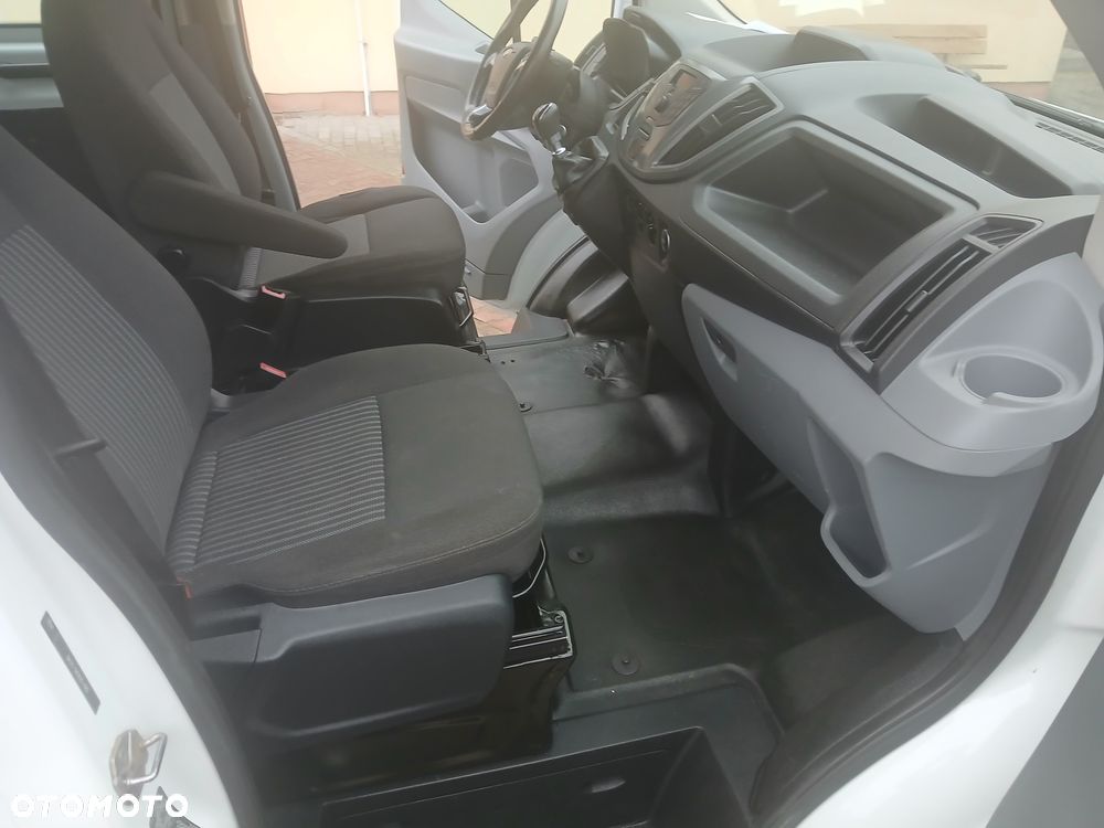 Ford Transit - 10