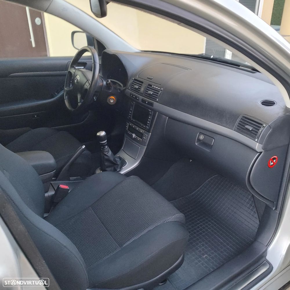 Toyota Avensis SW 2.0 D-4D Sol+GPS - 32