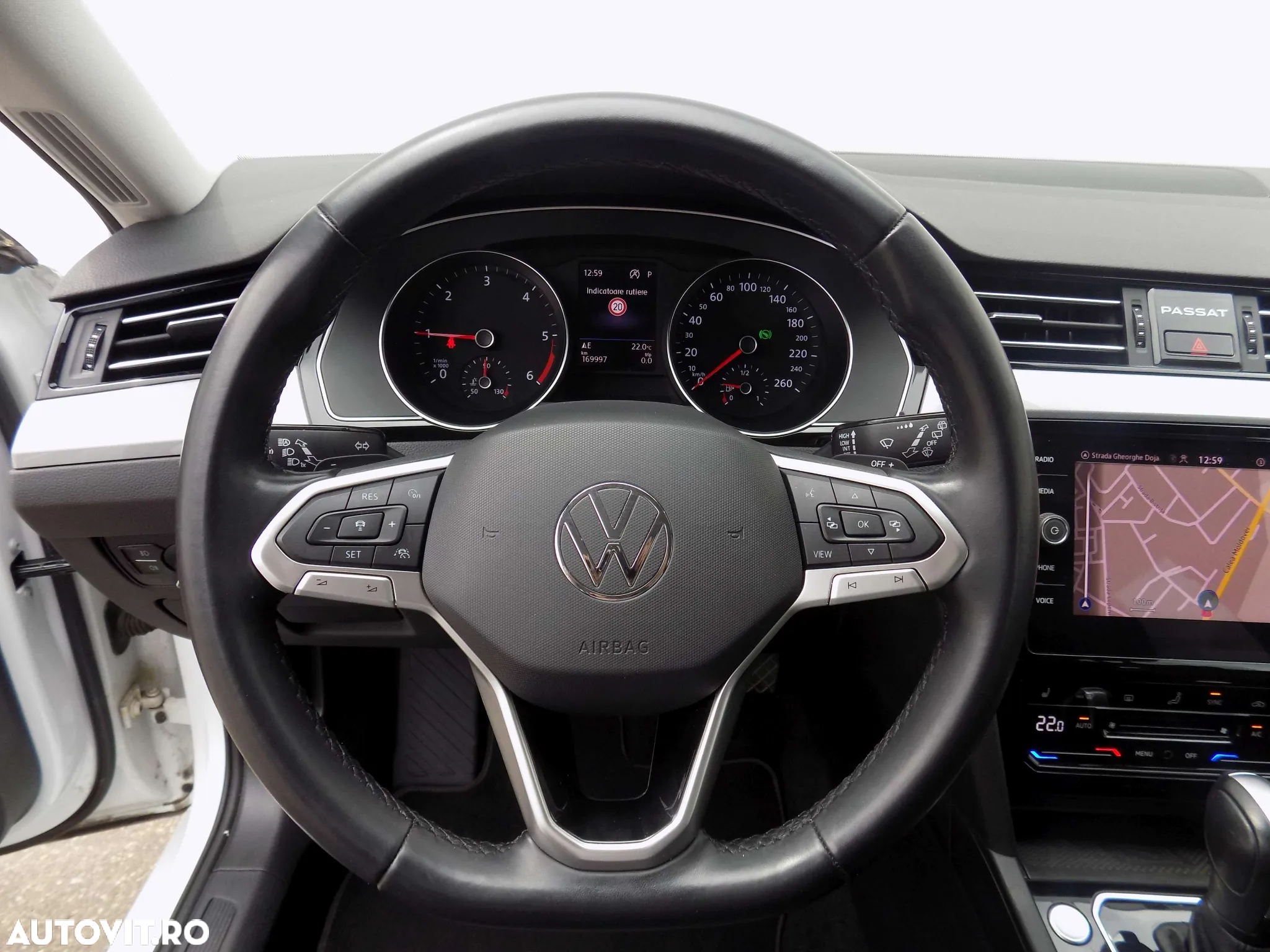 Volkswagen Passat Variant 2.0 TDI DSG Business - 12