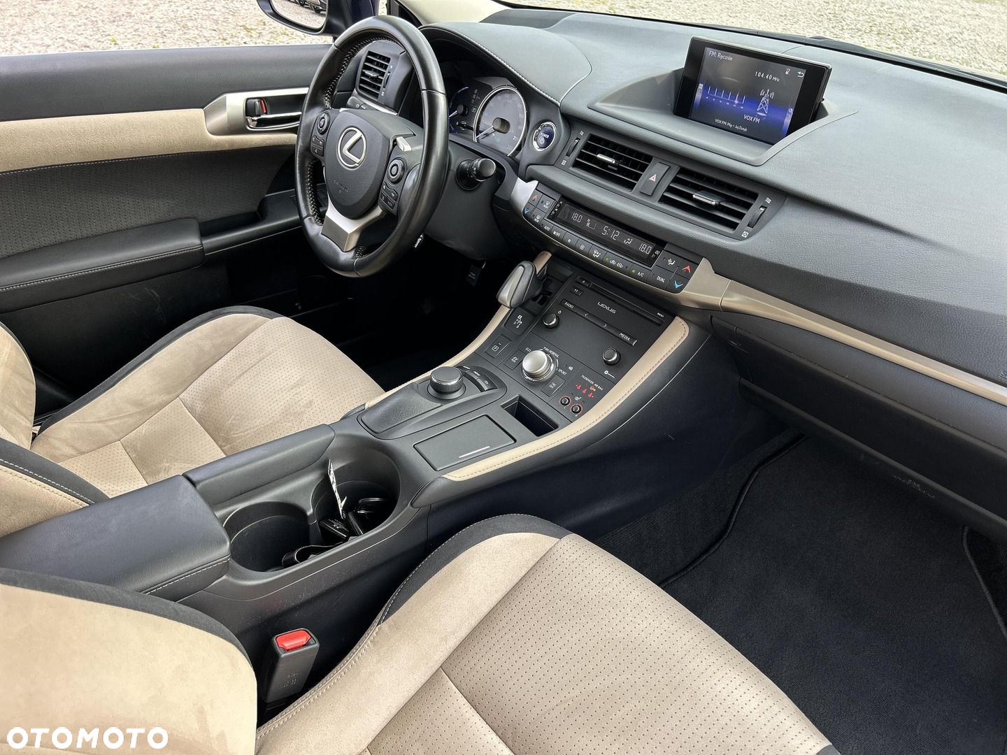 Lexus CT - 16