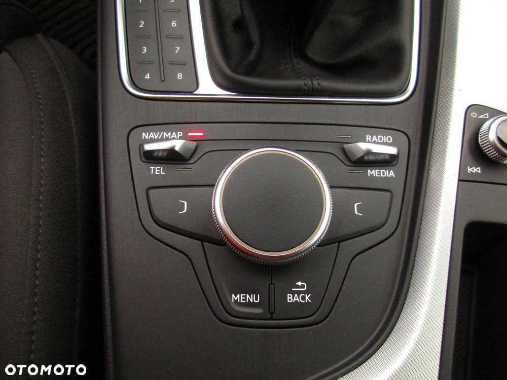 Audi A4 Avant 2.0 TDI ultra sport - 30
