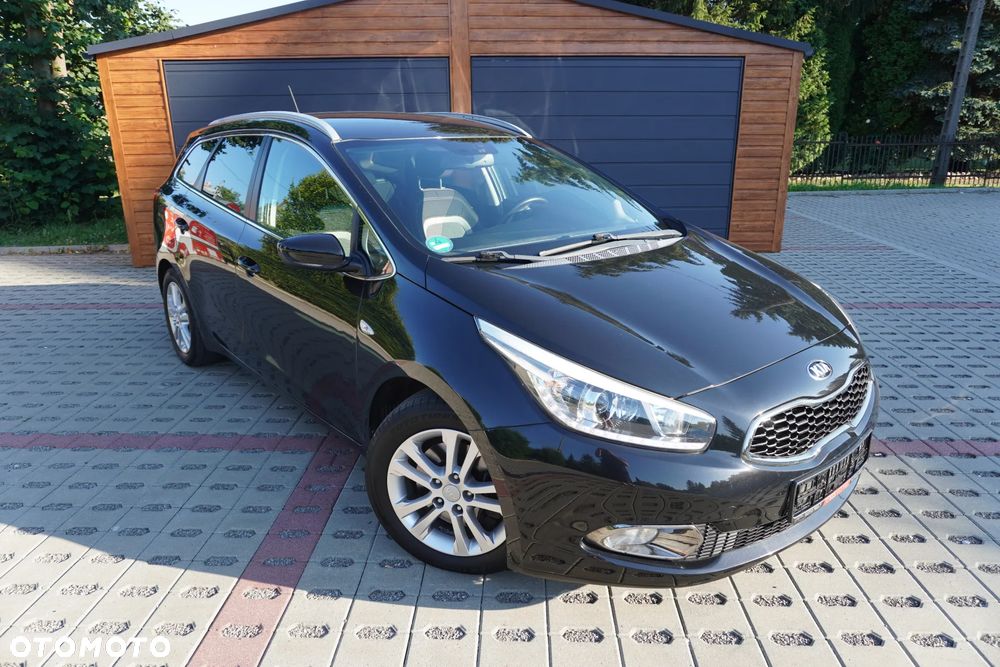 Kia Ceed 1.6 GDI ISG Dream-Team Edition - 2