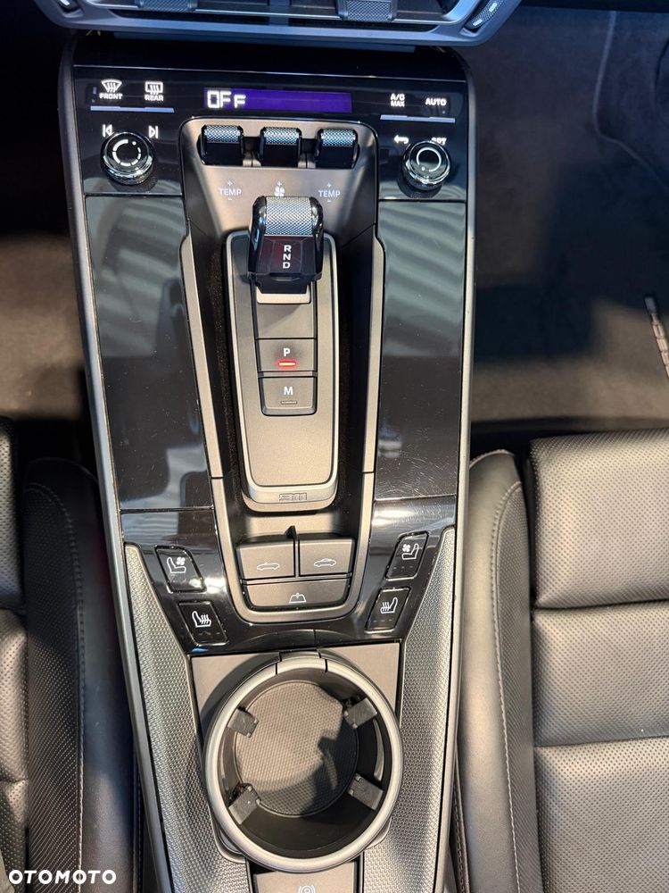 Porsche 911 Carrera 4S - 18