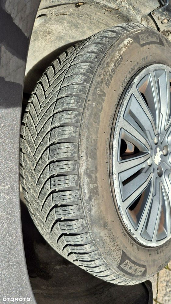 Peugeot 2008 1.2 Pure Tech Signature - 19