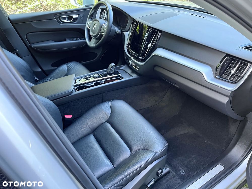 Volvo XC 60 T6 Plug-In Hybrid AWD Inscription - 12