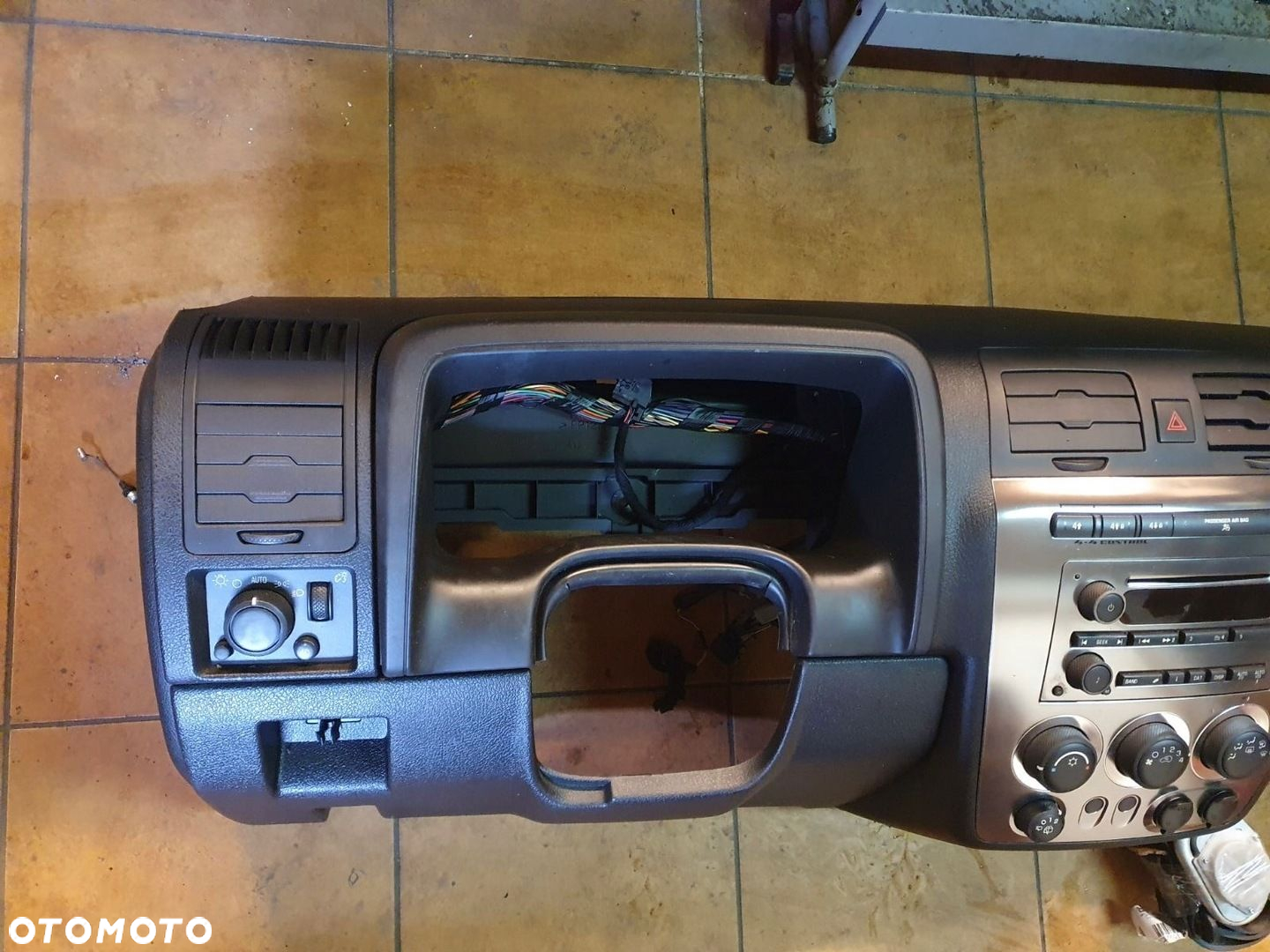 DESKA KONSOLA PASY AIRBAG HUMMER H3 - 2
