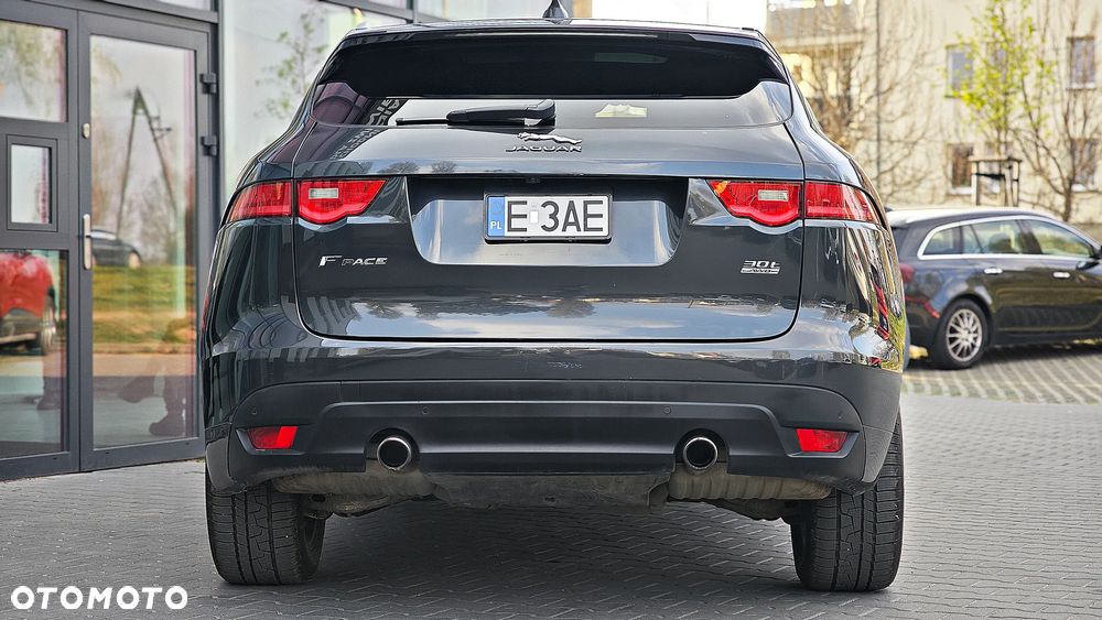Jaguar F-Pace - 10
