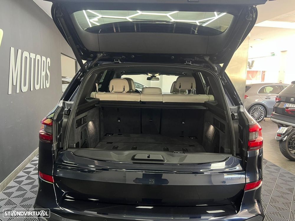 BMW X5 30 d xDrive Pack M 50 anos - 16