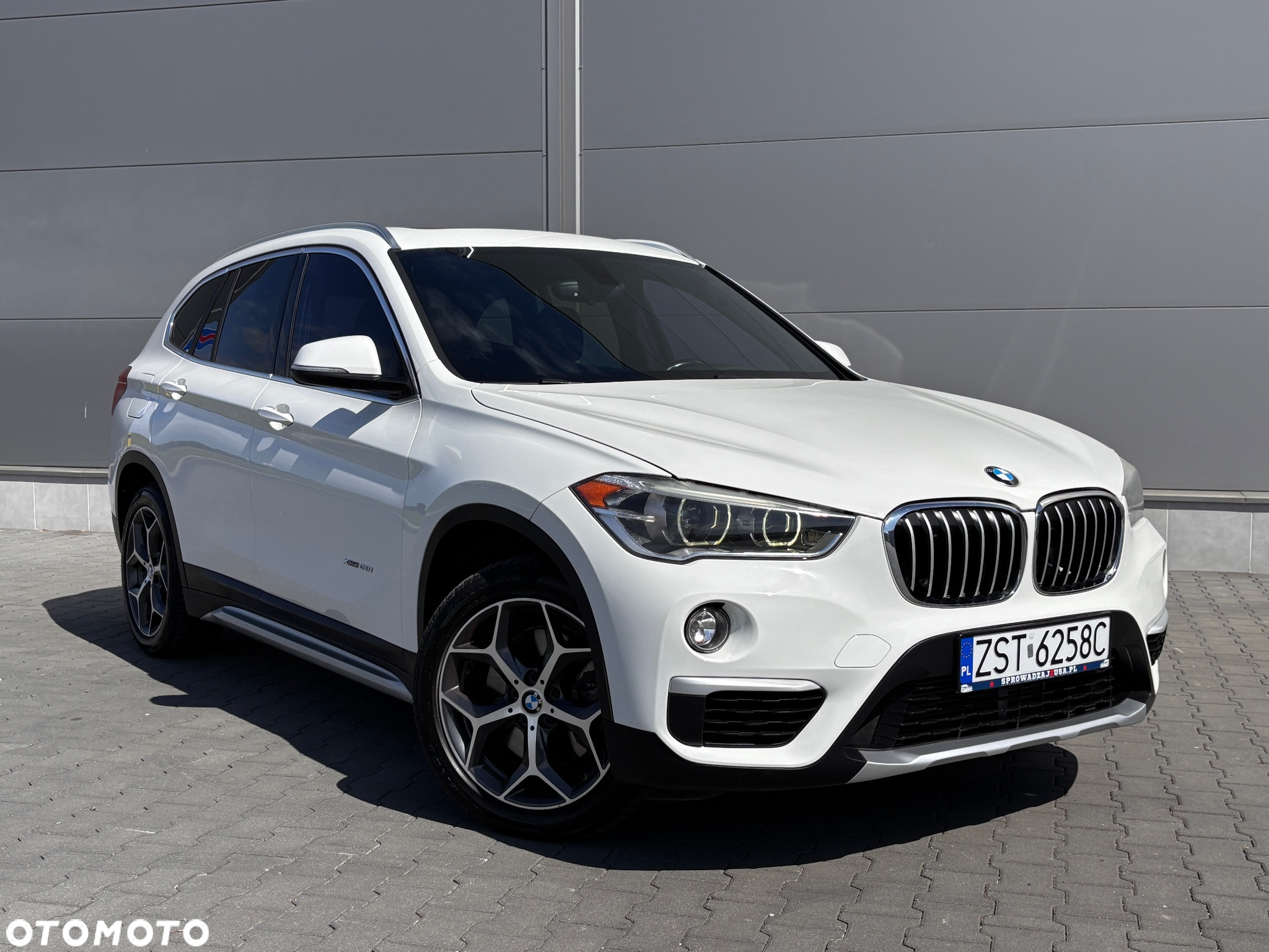 BMW X1 xDrive28i xLine - 3